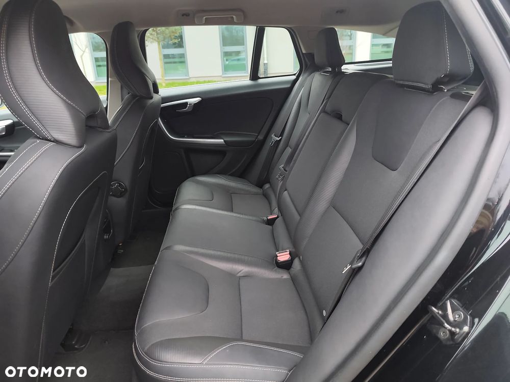 Volvo V60 D2 R-Design Summum - 21