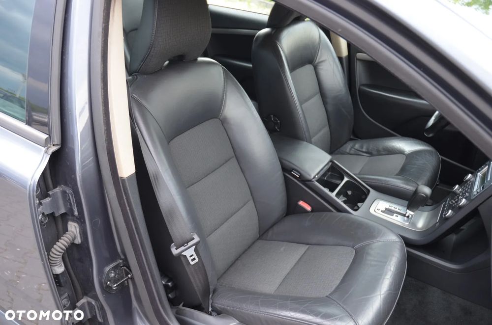 Volvo V70 2.4D Momentum - 7