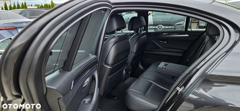 BMW Seria 5 520d xDrive - 23