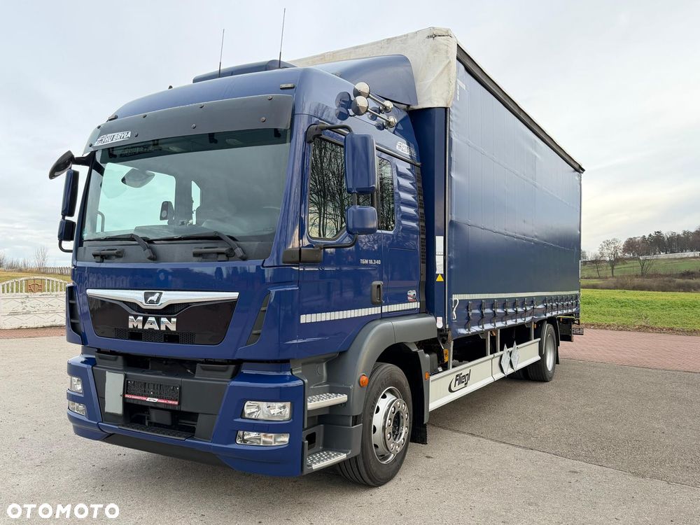 MAN TGM 18.340 / FIRANKA / LIFT / SPROWADZONY / KLIMA POSTOJOWA / 2017 /  9700 ŁADOWNOŚĆ / AUTOMAT / 18 PALET / E6 /  WINDA / - 2