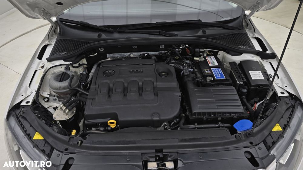 Skoda Octavia 1.6 TDI DSG Ambition - 24