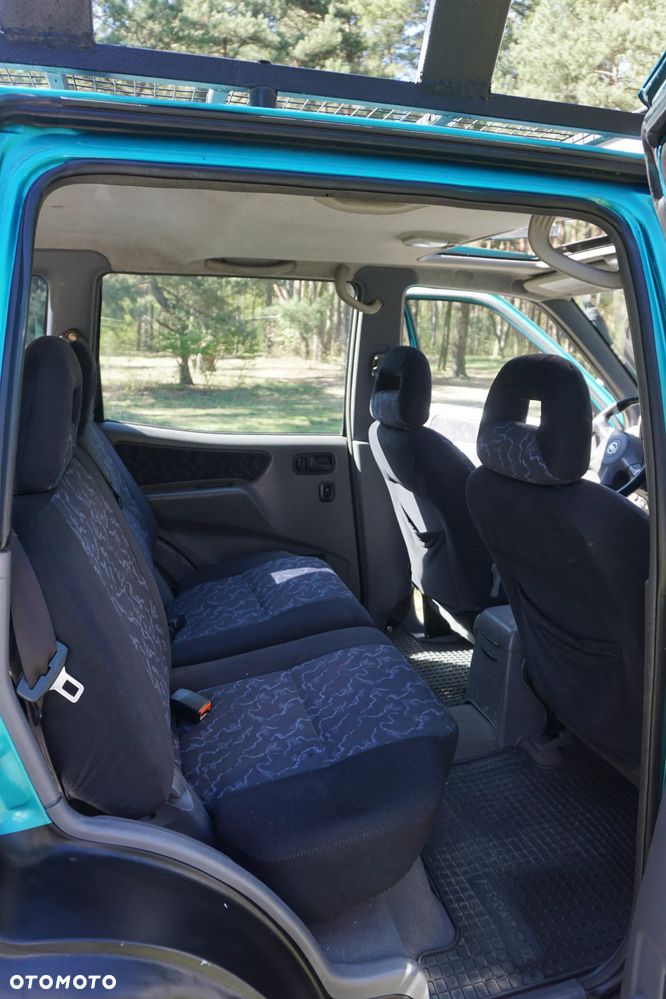 Nissan Terrano 2.4 SR - 6