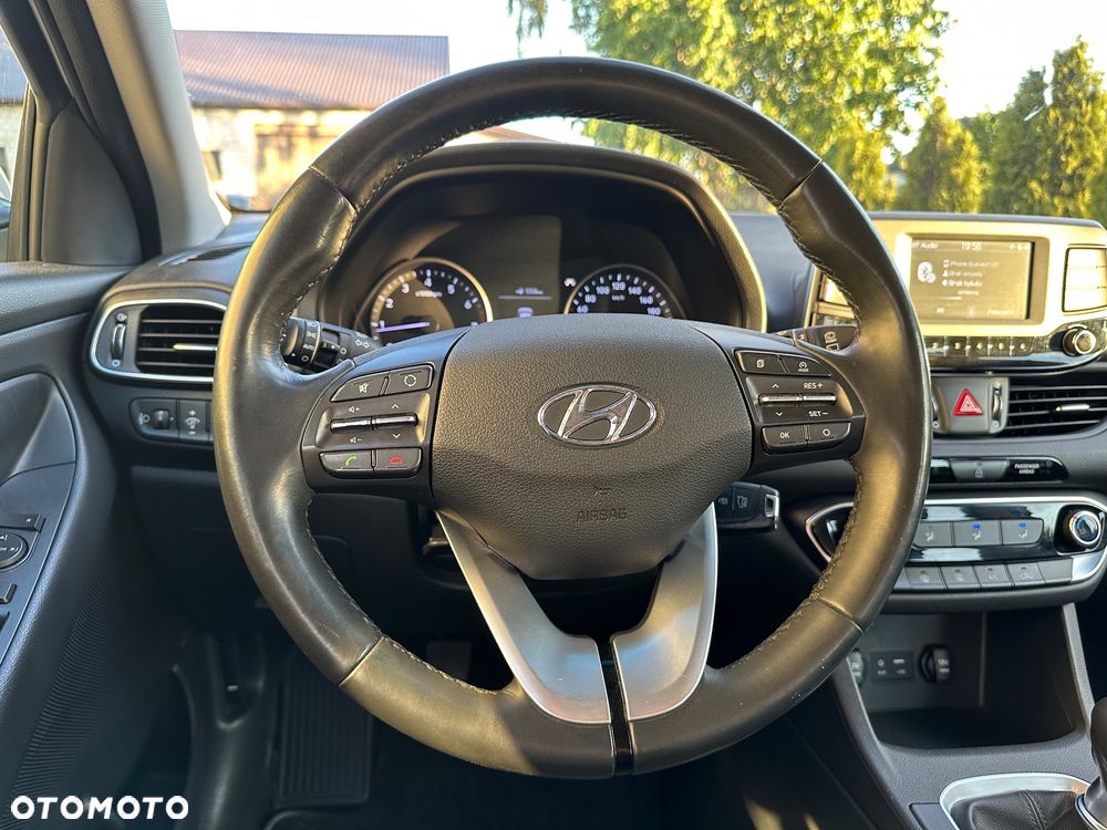 Hyundai i30 1.4 Classic + - 14
