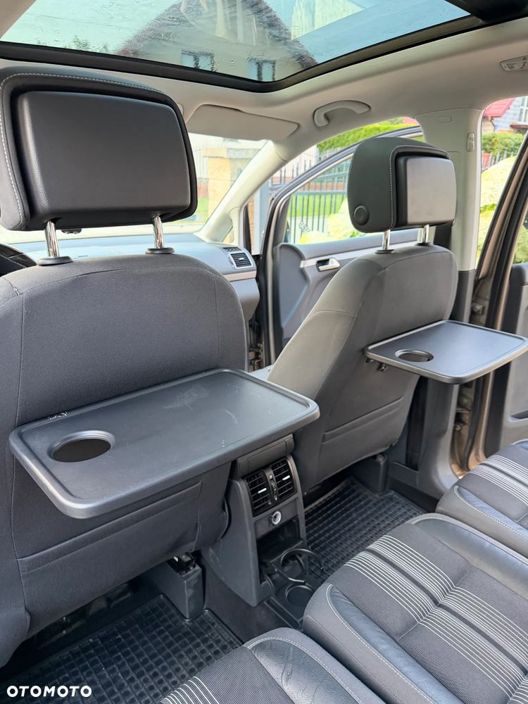 Volkswagen Touran 1.6 TDI DPF MATCH - 10