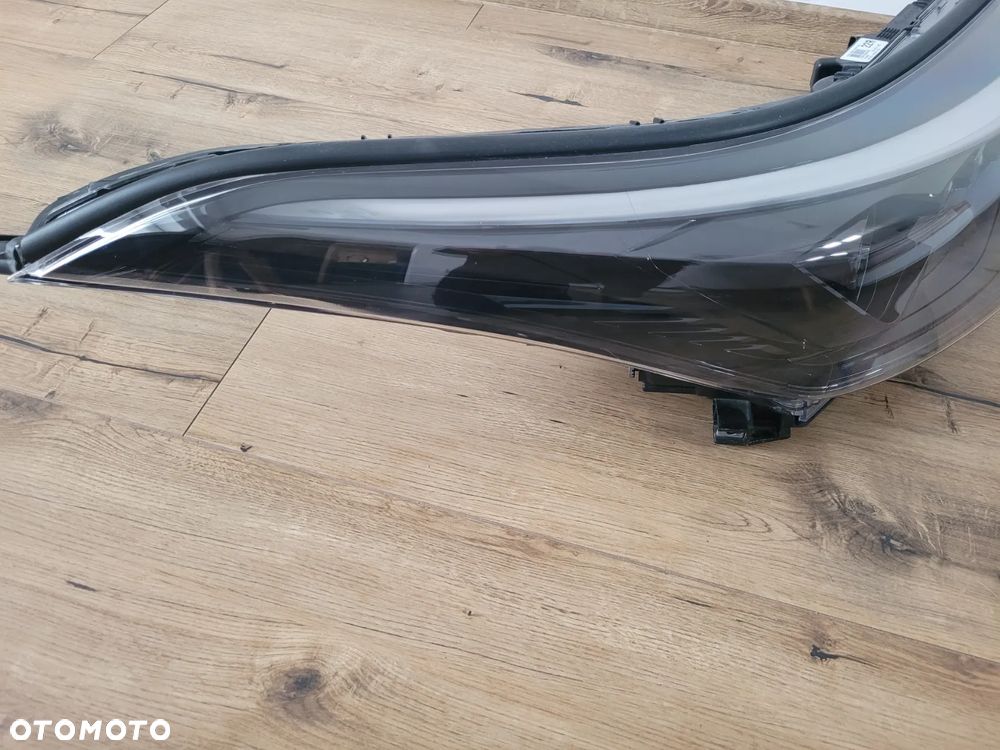 Reflektor Lampa prawa Toyota C-HR GR lift czarna 81110-YP281-00 - 4