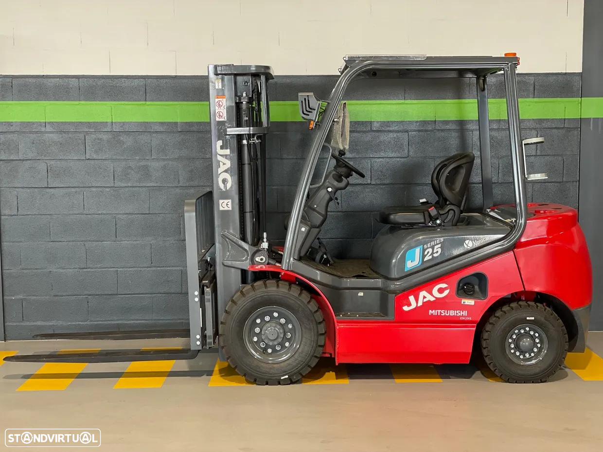 JAC CPCD25J Empilhador Diesel - 10