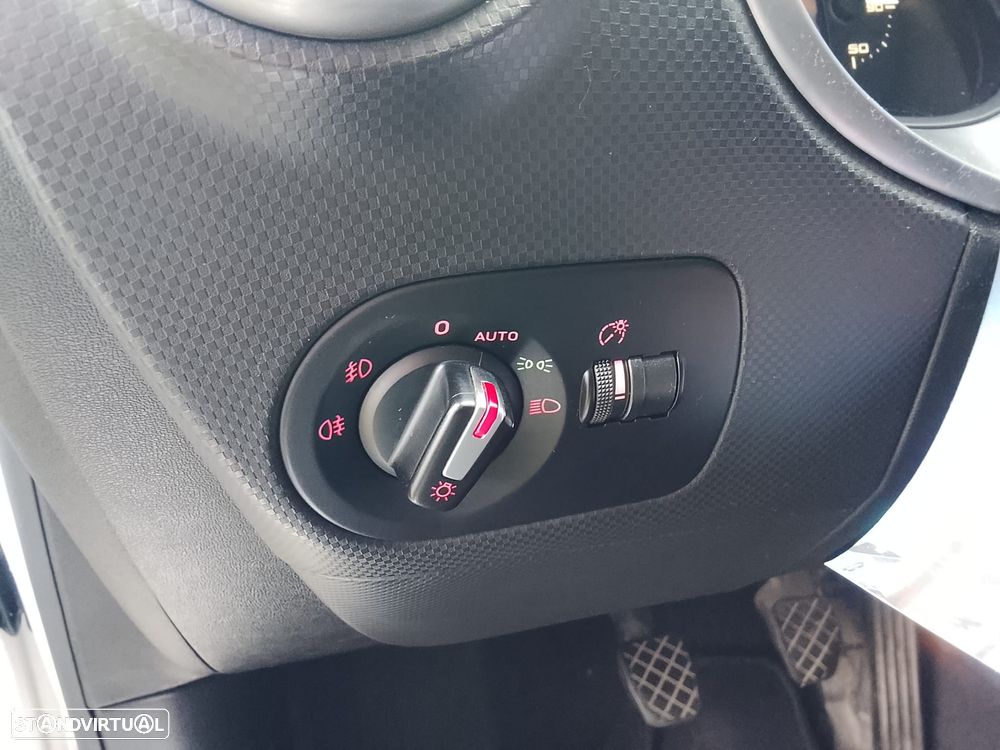 SEAT Leon 1.6 TDI Sport - 15