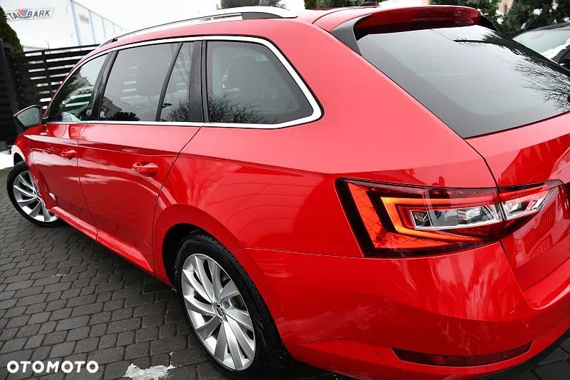 Skoda Superb 2.0 TDI SCR Sportline DSG - 34