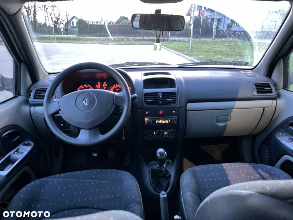 Renault Clio 1.2 16V Confort Privilege - 6