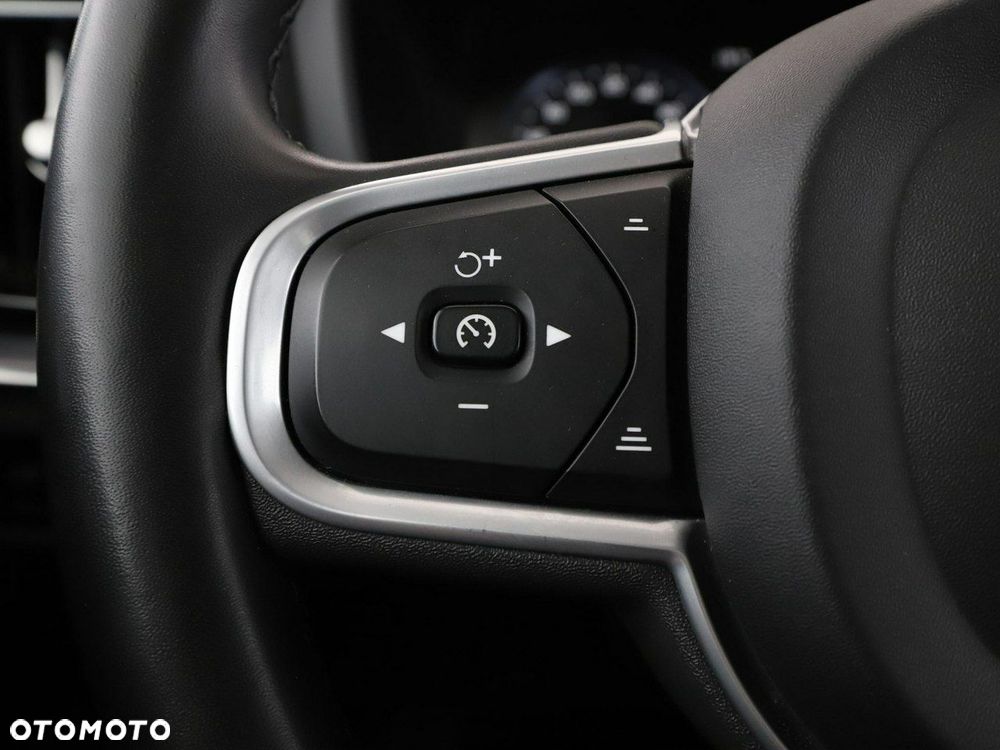 Volvo V60 B4 D Geartronic Momentum Pro - 32