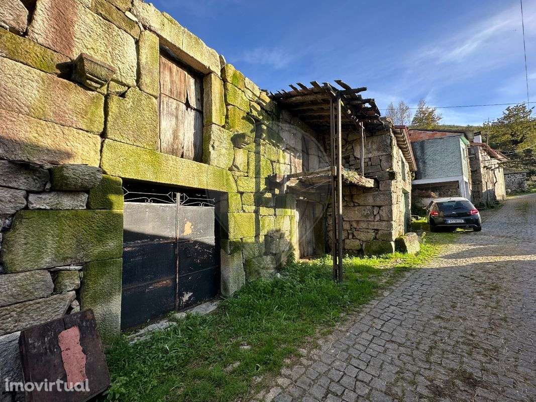 Moradia T1 para venda - Grande imagem: 2/25