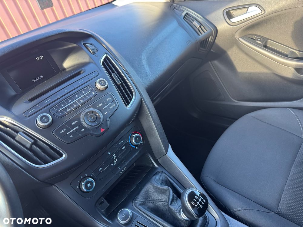 Ford Focus 1.5 TDCi SYNC Edition - 8