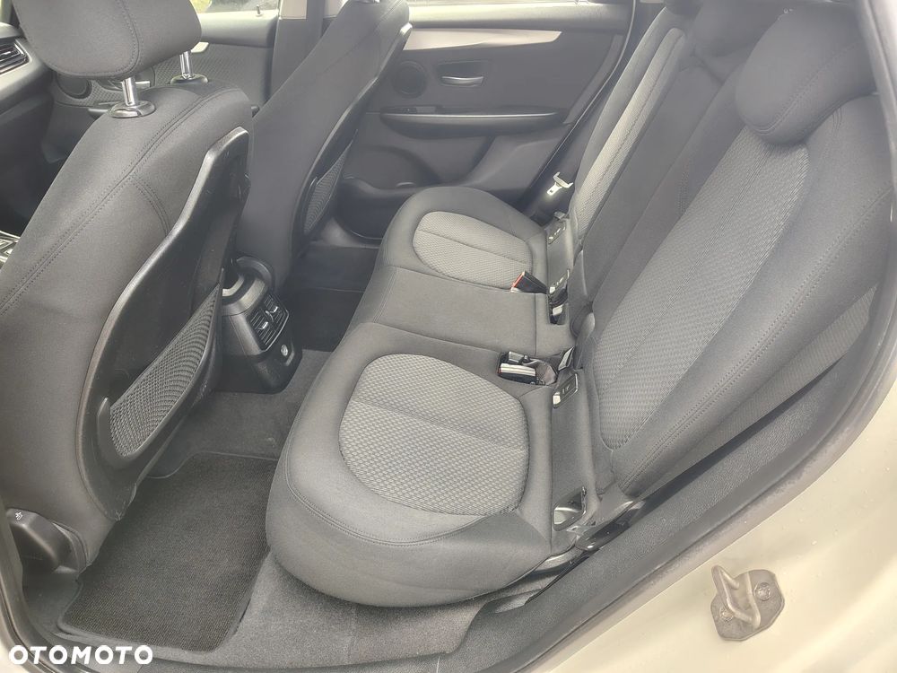BMW Seria 2 218i - 14