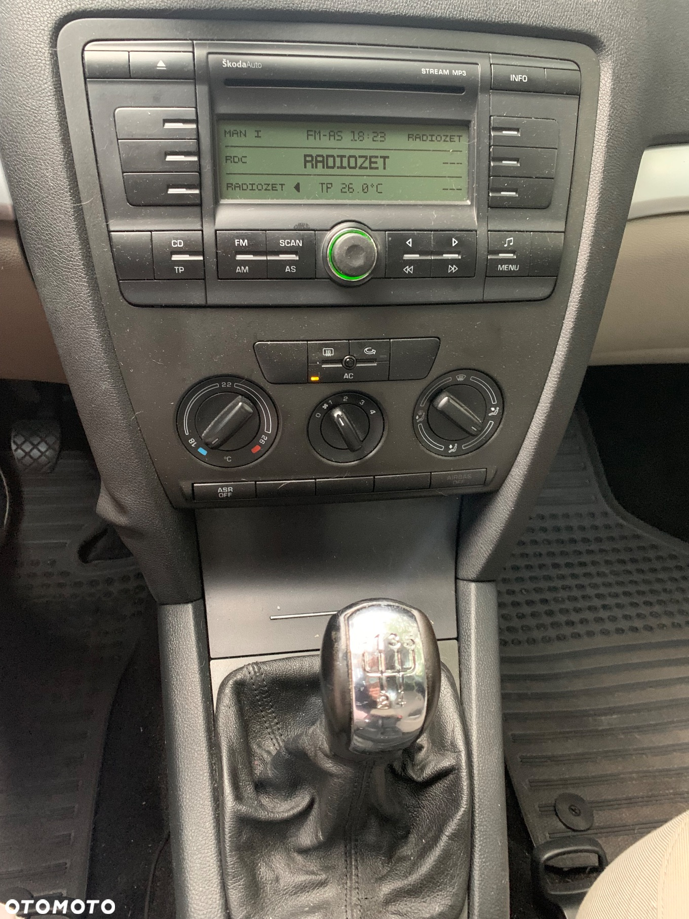 Skoda Octavia 1.6 FSI Ambiente - 19