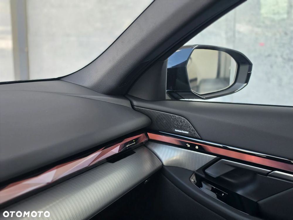 BMW Seria 5 520d xDrive mHEV - 30