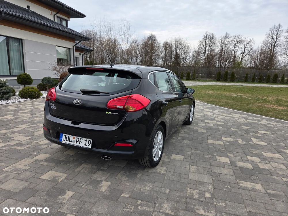 Kia Ceed 1.6 GDI ISG Dream Team Edition - 14