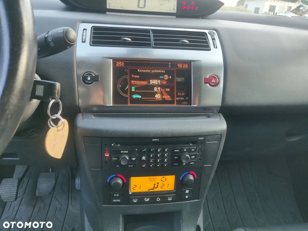 Citroën C4 1.6 16V Impress - 12