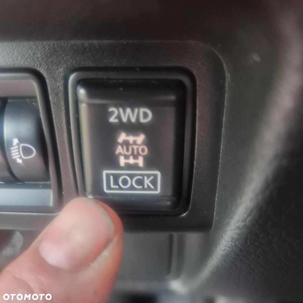 Nissan Qashqai 1.6 dCi 4 x 4 DPF Start/Stop tekna - 8