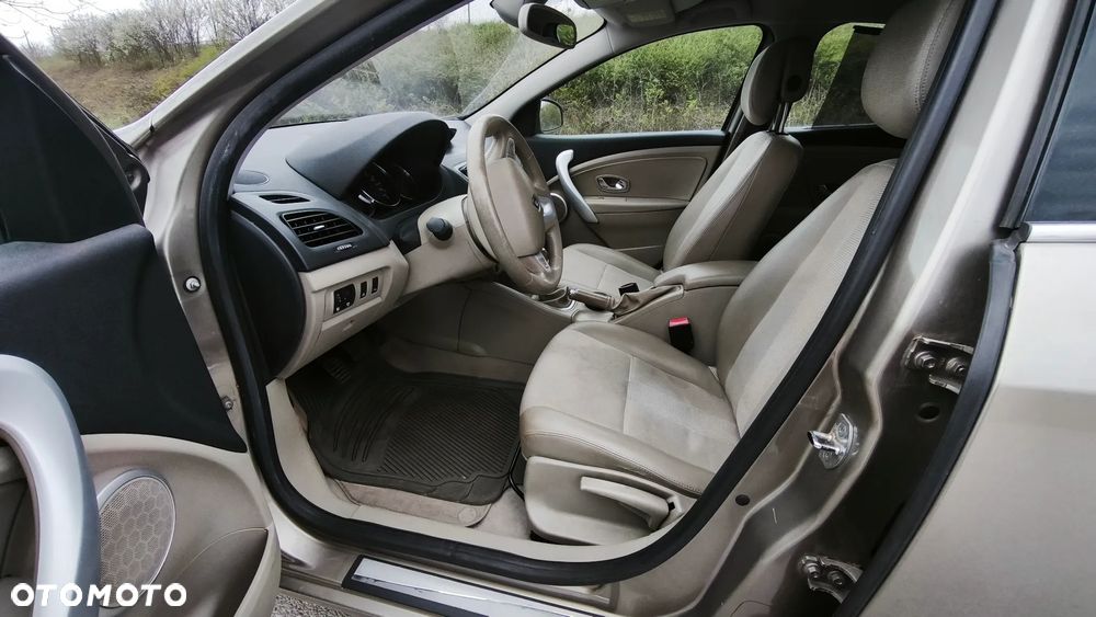 Renault Fluence 1.5 dCi Privilege - 17