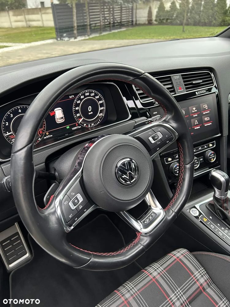 Volkswagen Golf - 19
