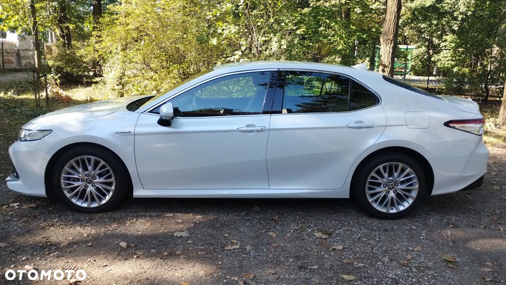 Toyota Camry 2.5 Hybrid Executive CVT - 1