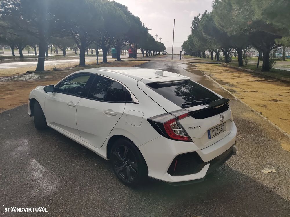 Honda Civic 1.0 i-VTEC Executive - 9