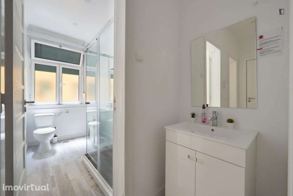 Quarto - localizado em Marquês de Pombal Lisbon - Grande imagem: 4/34