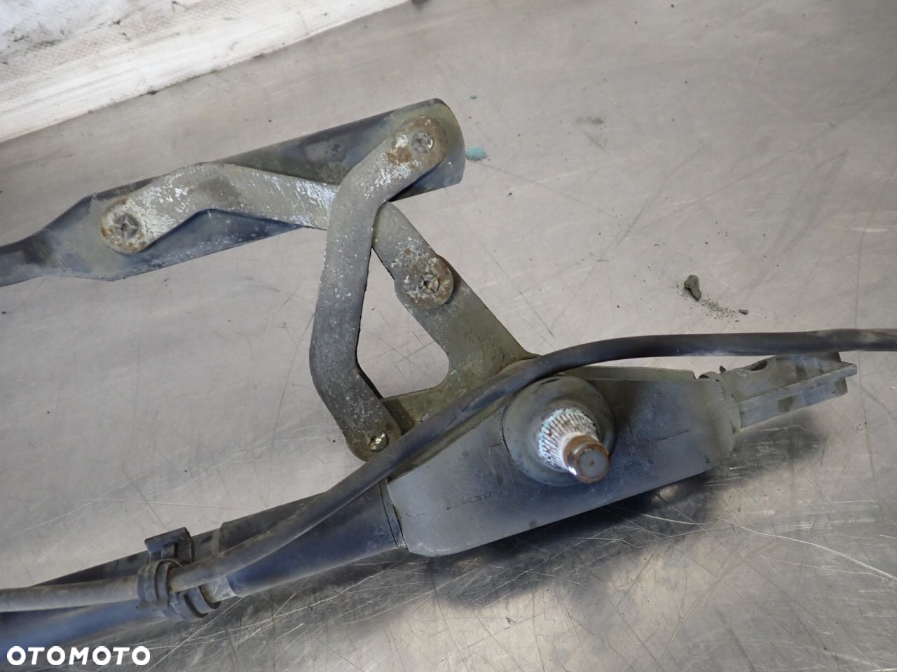 MECHANIZM WYCIERACZEK PRZÓD IVECO STRALIS 403945 - 2