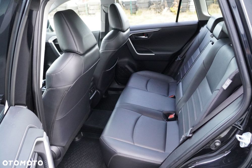 Toyota RAV4 - 8