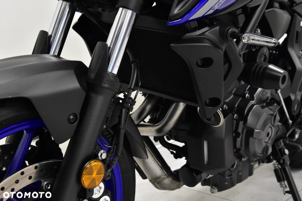 Yamaha MT - 27