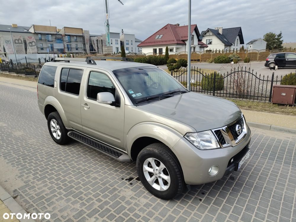 Nissan Pathfinder 2.5 DCi SE - 14