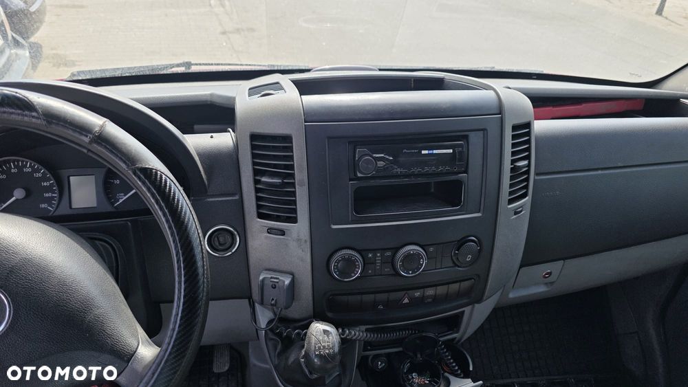 Mercedes-Benz Sprinter - 22