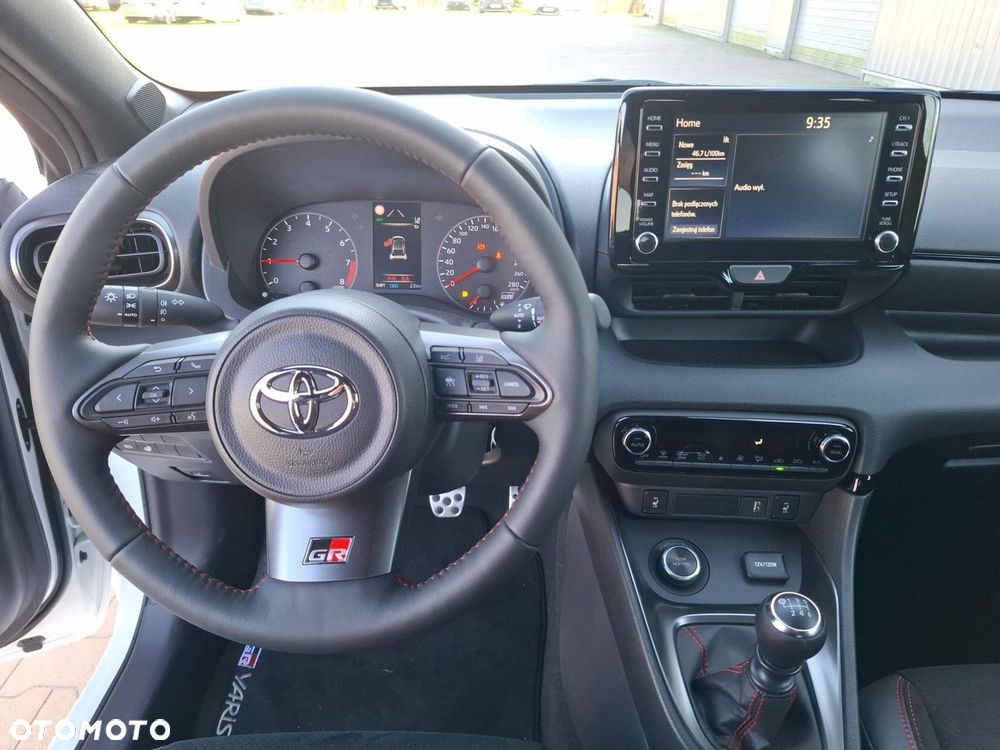 Toyota Yaris - 5