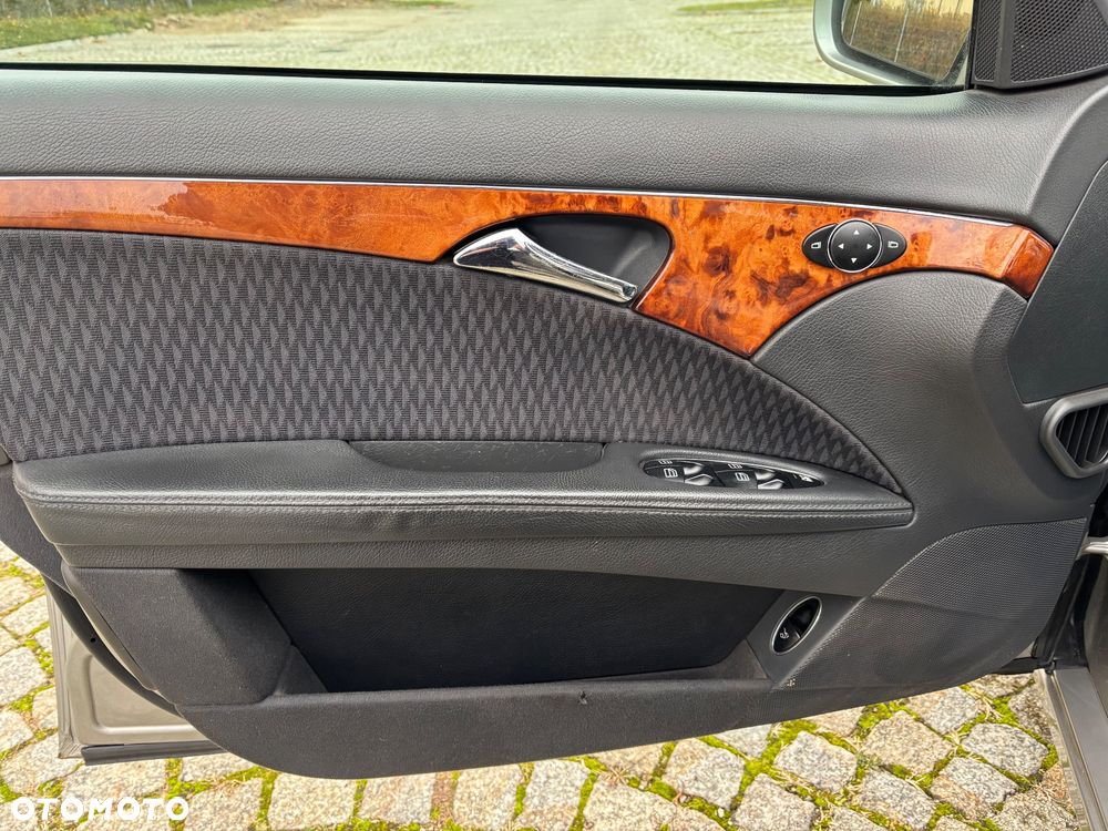 Mercedes-Benz Klasa E - 18