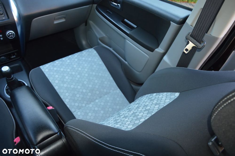 Suzuki SX4 1.6 VVT 4x2 Style - 16