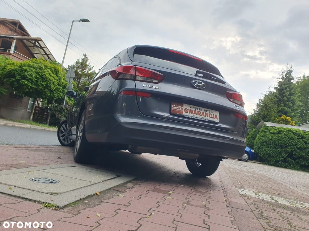 Hyundai i30 blue Kombi 1.4 YES Silver - 28