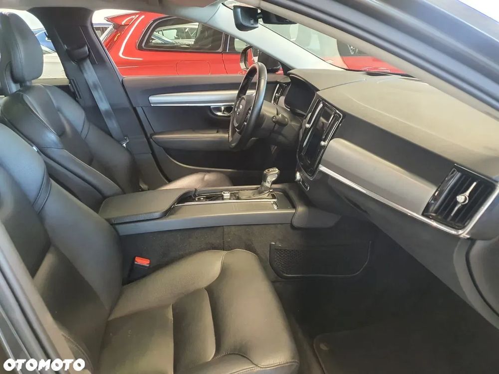 Volvo V90 D5 AWD Geartronic Momentum Pro - 4