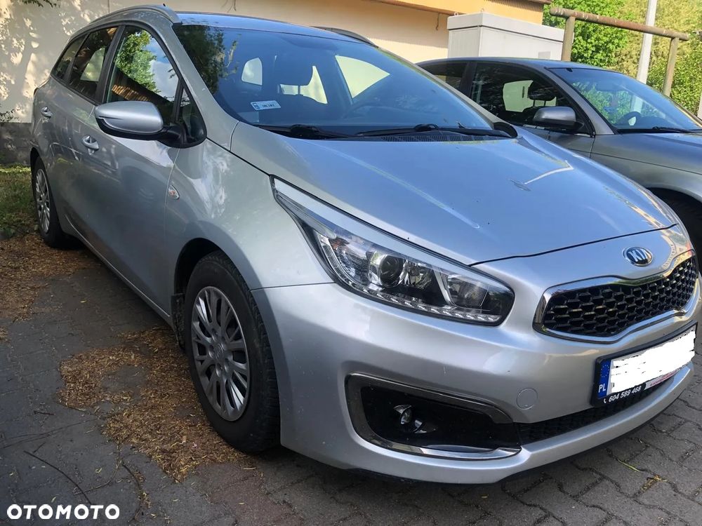Kia Ceed - 4