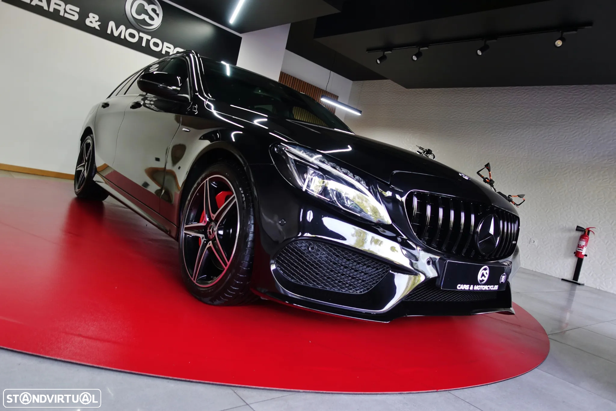 Mercedes-Benz C 300 h AMG Line - 18