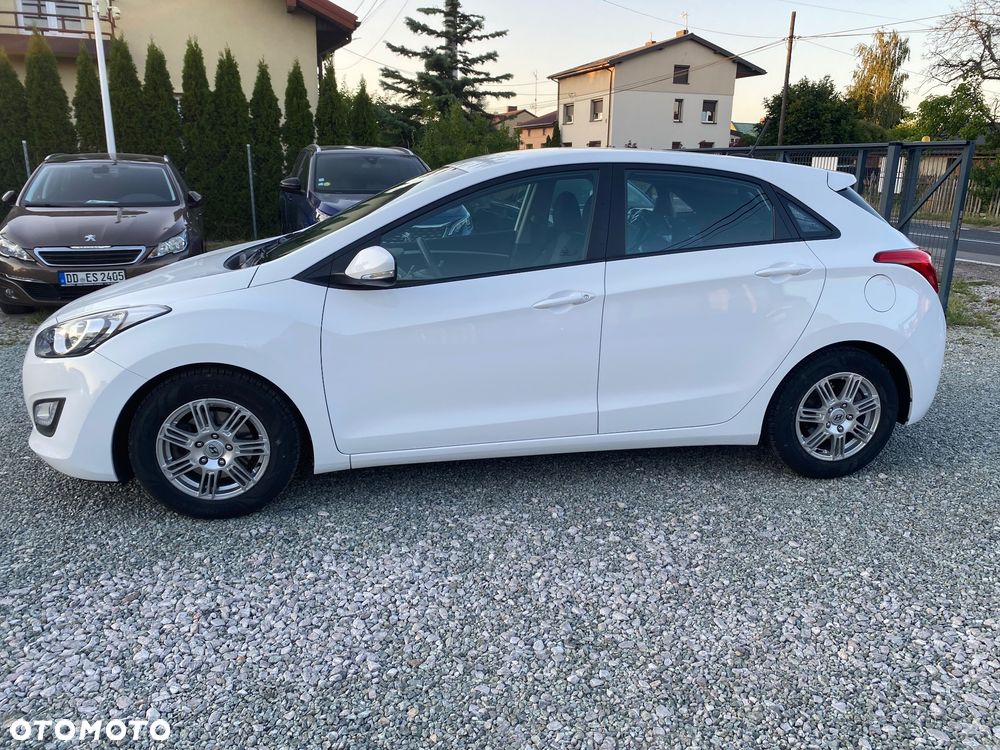 Hyundai i30 blue 1.4 Style - 15