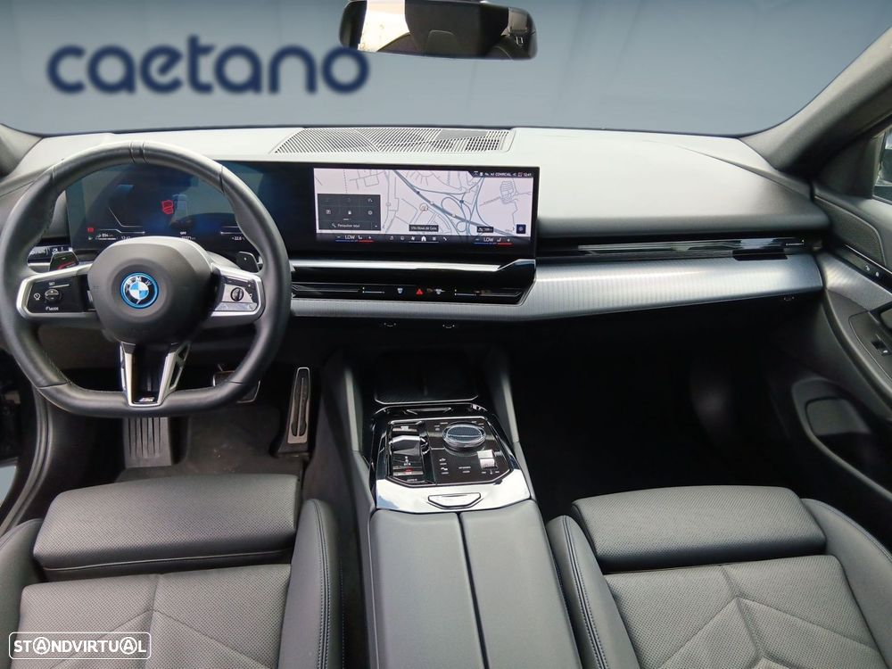 BMW 530 e Pack Desportivo M - 12