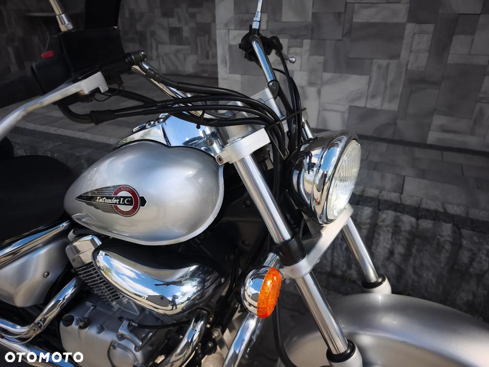 Suzuki Intruder - 6