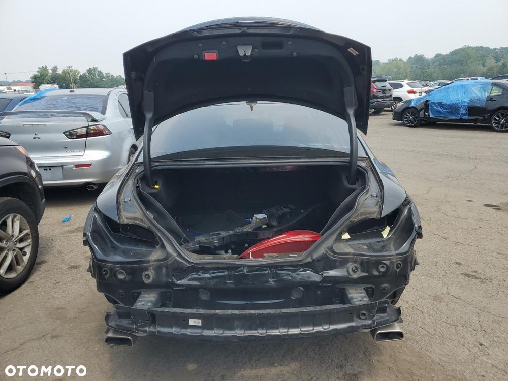 Mercedes-Benz CLA 250 7G-DCT StreetStyle - 7