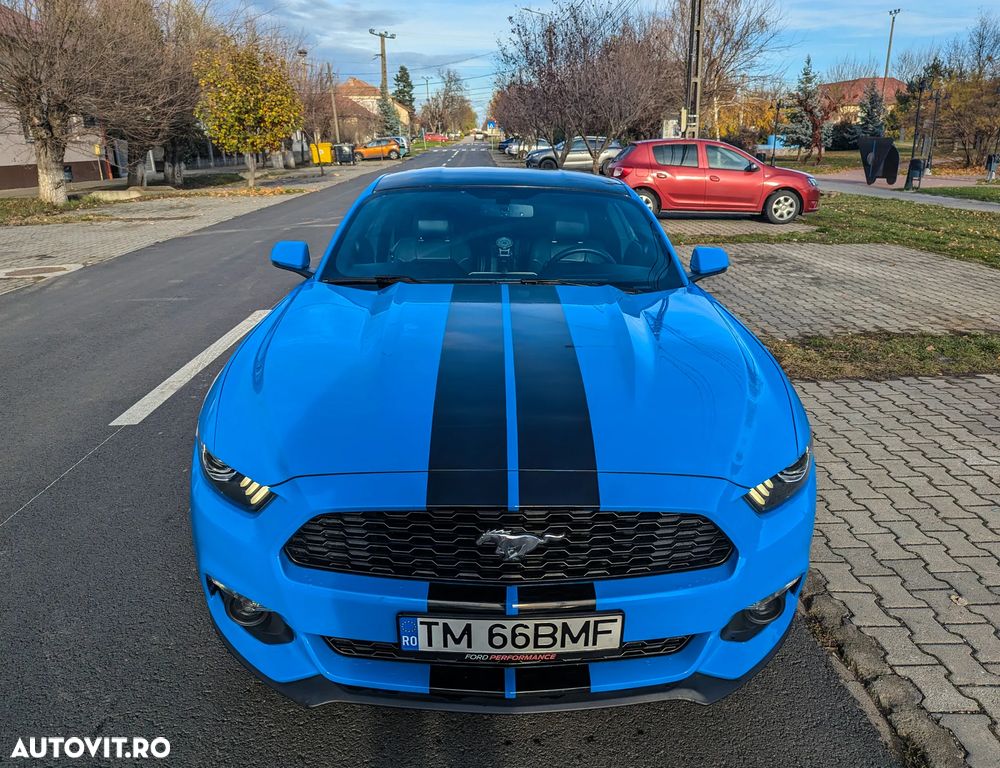 Ford Mustang - 4
