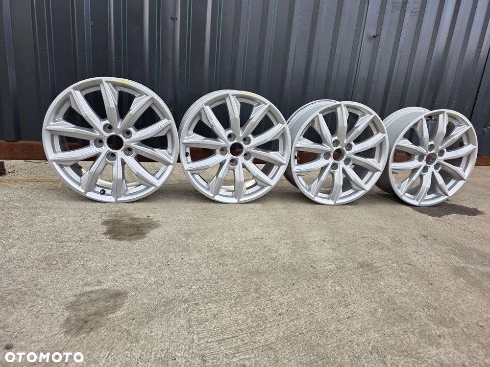 FELGA FELGI KOMPLET AUDI A4 A5 Q5 7.0J R17 ET34 80A601025J 10/26 ! - 1