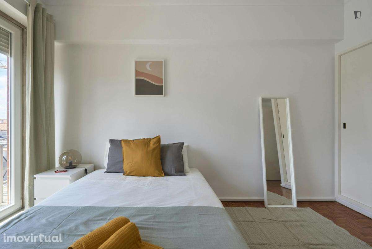 Quarto - localizado em Campolide Lisbon - Grande imagem: 5/28