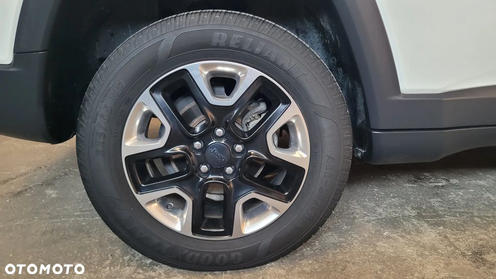 Jeep Compass - 25