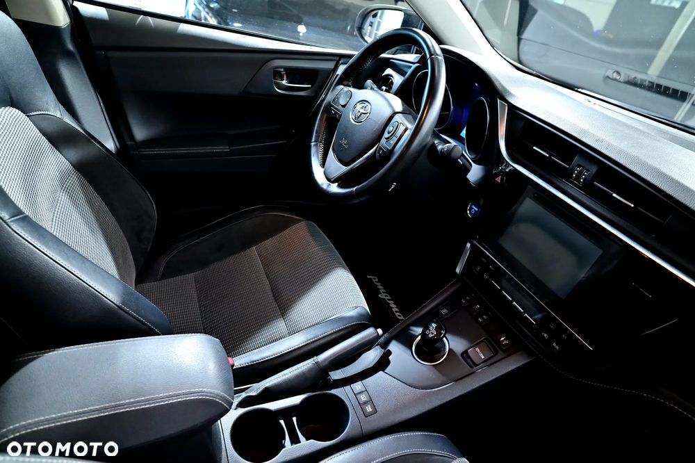 Toyota Auris - 22