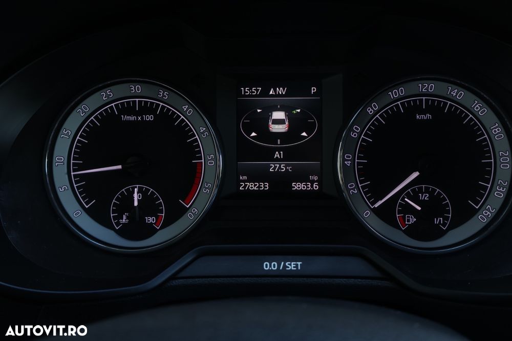 Skoda Octavia 1.6 TDI DSG Ambition - 9
