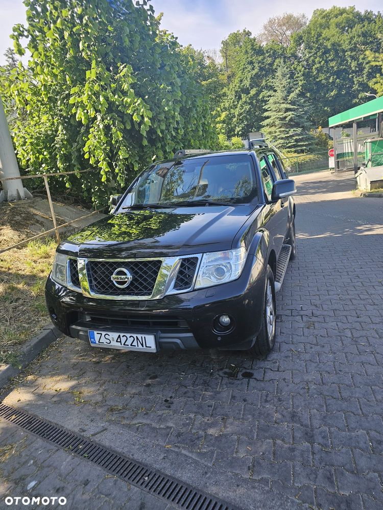 Nissan Pathfinder 2.5 D LE EU5 - 1